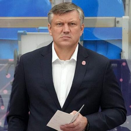 Вячеслав Буцаев назначен главным тренером ХК «Сибирь»