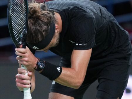 Александр Зверев уступает Артуру Риндеркнеху на Shanghai Masters