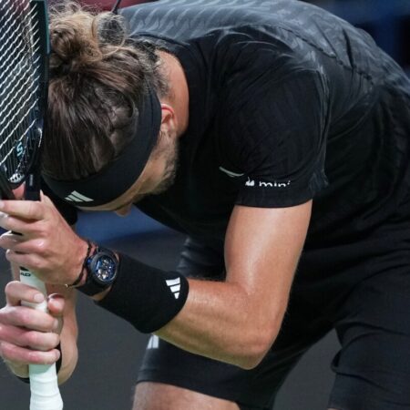 Александр Зверев уступает Артуру Риндеркнеху на Shanghai Masters