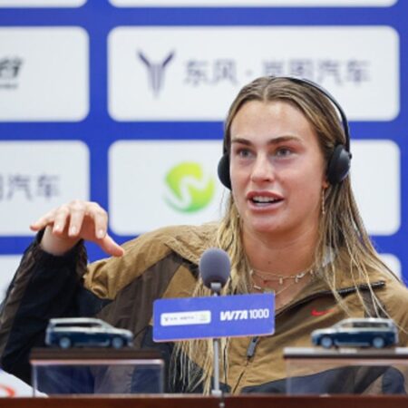 WTA Wuhan Open: Триумф Швентек, Возвращение Осаки и Сход Радукану